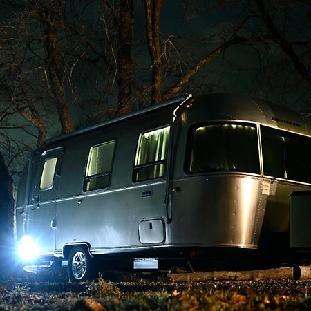 Modern Airstream With Amazing View - 10 To 15 Minutes From Kings Canyon National Park Dunlap 外观 照片