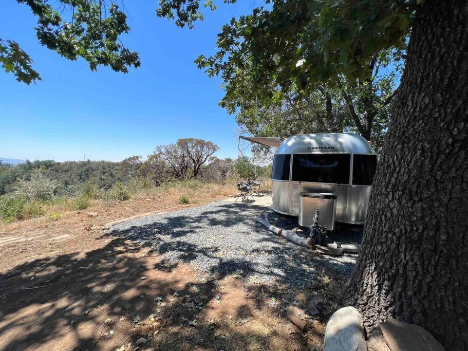 Modern Airstream With Amazing View - 10 To 15 Minutes From Kings Canyon National Park Dunlap 外观 照片